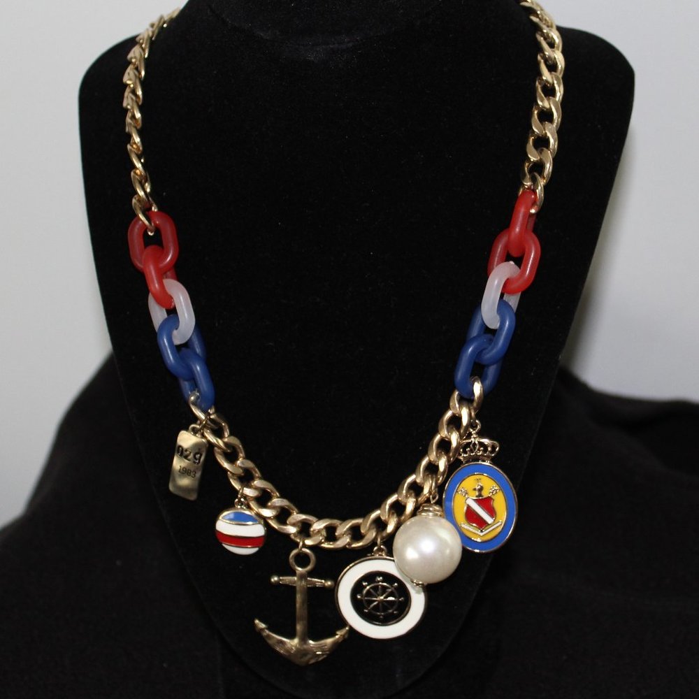 029 1983 Vintage Patriotic Nautica Charm Necklace